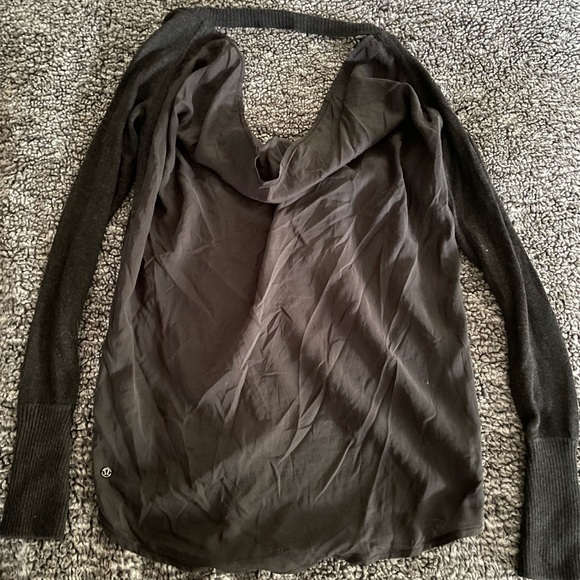 Lululemon Unity Pullover long sleeve shirt. Black. Size 4. - Picture 1 of 5
